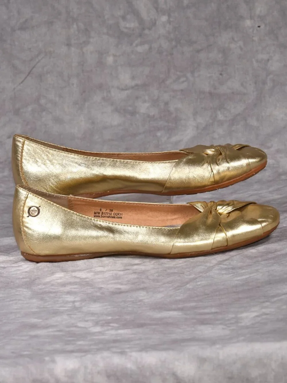 Born Shoes Metallic Gold Lilly Knotted Flats Size 8/39 Leather Upper Gently Used - Picture 3 of 14
